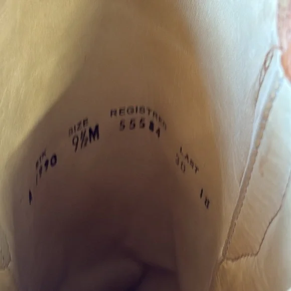 CORRAL Vintage Distressed Wings Hearts & Peace A1976 distressed boots Size 9.5 - Picture 15 of 15